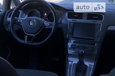 Хэтчбек Volkswagen e-Golf 2015 в Хмельницком