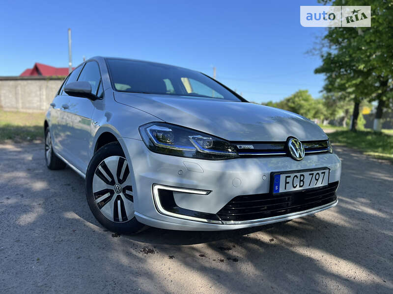 Хэтчбек Volkswagen e-Golf 2017 в Радивилове