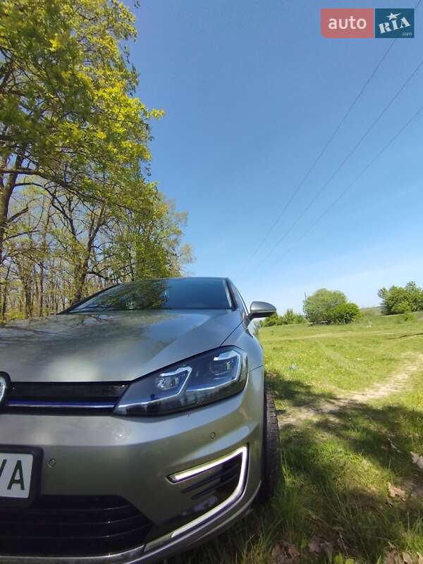 Хетчбек Volkswagen e-Golf 2019 в Бару