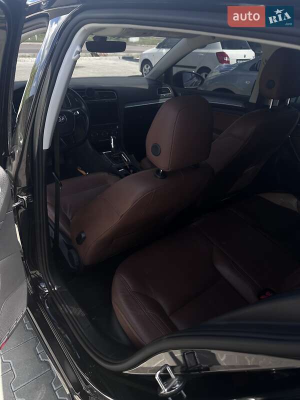 Хэтчбек Volkswagen e-Golf 2018 в Мукачево