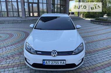 Хэтчбек Volkswagen e-Golf 2014 в Надворной