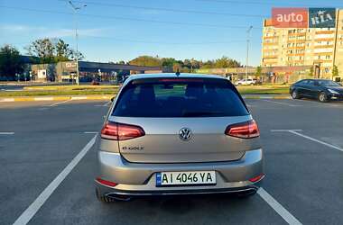 Хэтчбек Volkswagen e-Golf 2017 в 