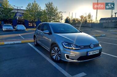 Хэтчбек Volkswagen e-Golf 2017 в 