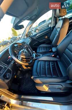 Хэтчбек Volkswagen e-Golf 2017 в 