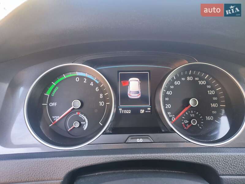 Хэтчбек Volkswagen e-Golf 2017 в Могилев-Подольске