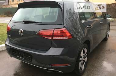 Хэтчбек Volkswagen e-Golf 2020 в Киеве