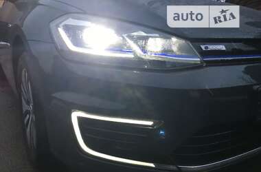 Хэтчбек Volkswagen e-Golf 2020 в Киеве