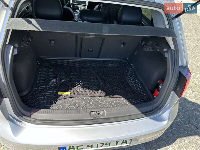 Хэтчбек Volkswagen e-Golf 2019 в Днепре