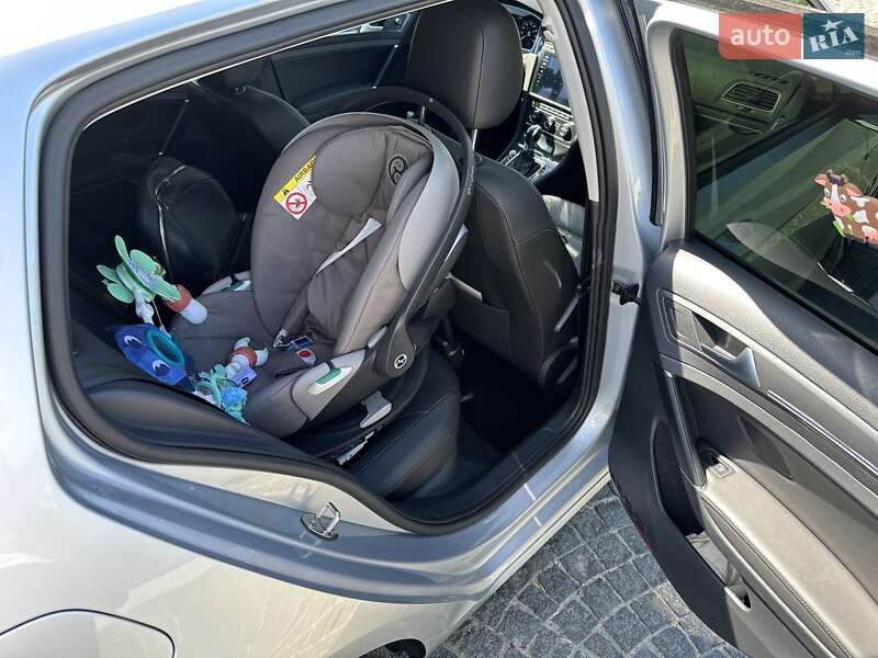 Хэтчбек Volkswagen e-Golf 2019 в Днепре