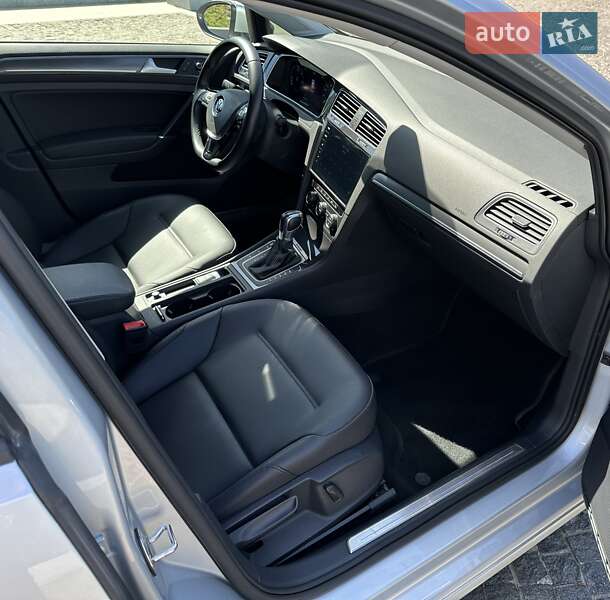 Хэтчбек Volkswagen e-Golf 2019 в Днепре