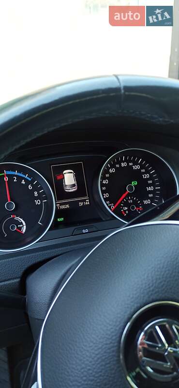 Хетчбек Volkswagen e-Golf 2016 в Чернівцях