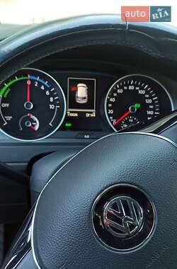 Хэтчбек Volkswagen e-Golf 2016 в Черновцах