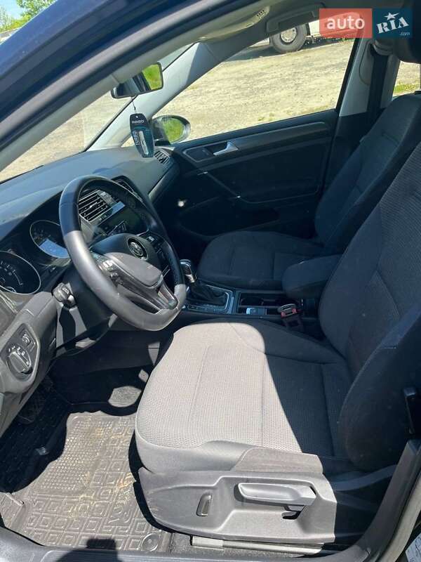 Хэтчбек Volkswagen e-Golf 2017 в Луцке