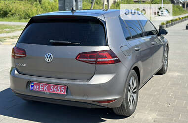 Хэтчбек Volkswagen e-Golf 2015 в Ужгороде