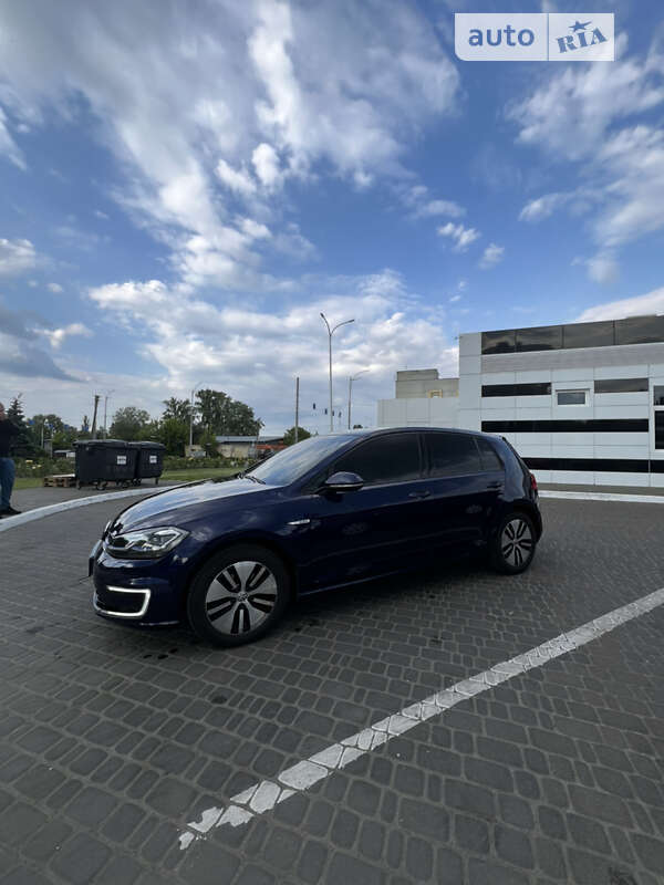 Хетчбек Volkswagen e-Golf 2018 в Києві