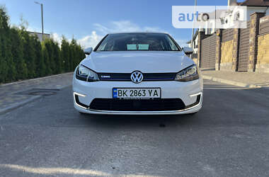 Хетчбек Volkswagen e-Golf 2015 в Рівному