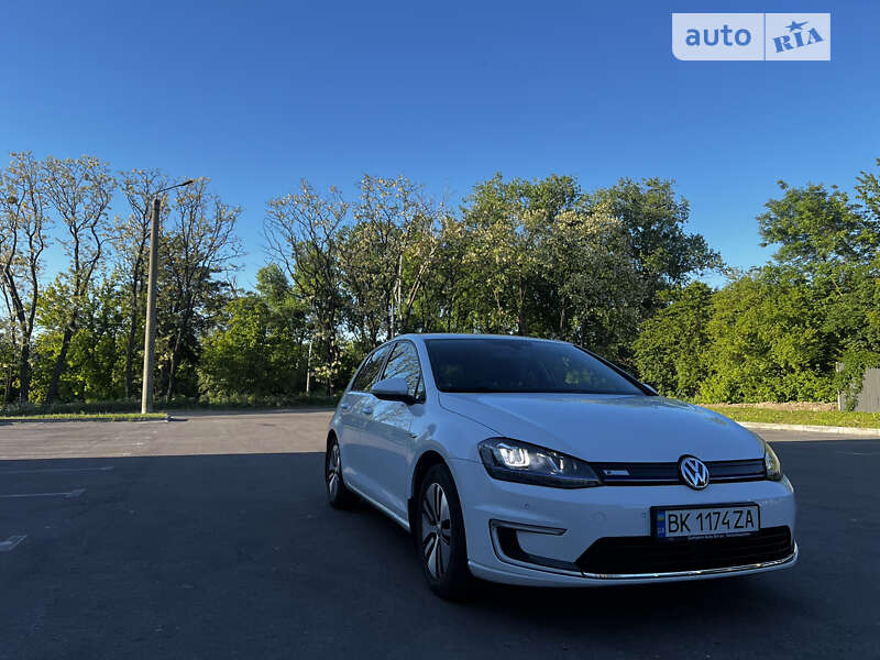 Хэтчбек Volkswagen e-Golf 2014 в Ровно