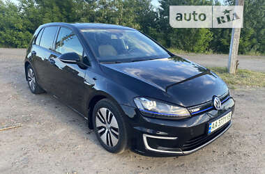 Хэтчбек Volkswagen e-Golf 2015 в Киеве