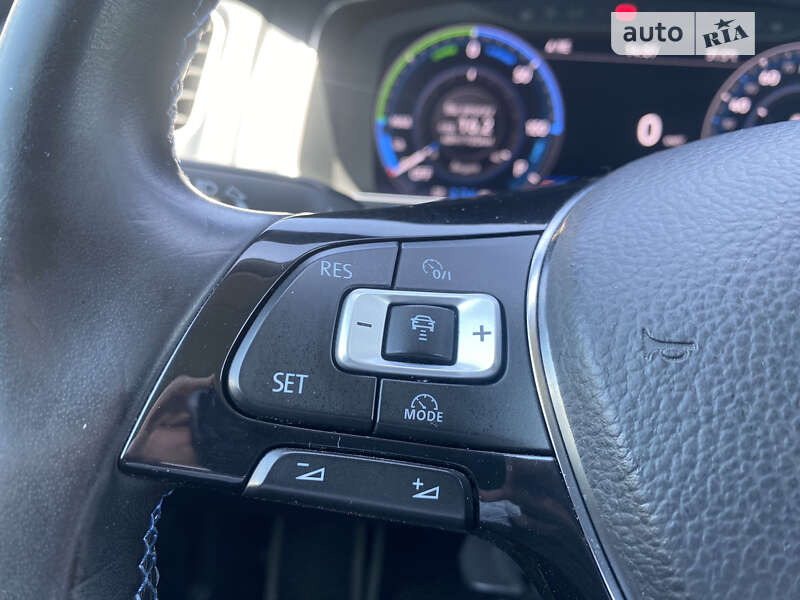 Хэтчбек Volkswagen e-Golf 2018 в Одессе фото 20 Хэтчбек Volkswagen e-Golf 2018 в Одессе