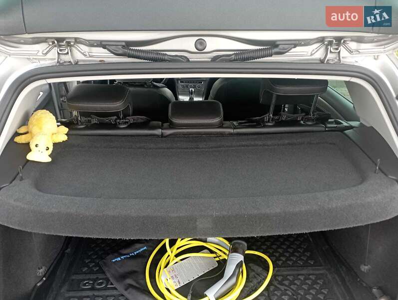 Хэтчбек Volkswagen e-Golf 2016 в Николаеве