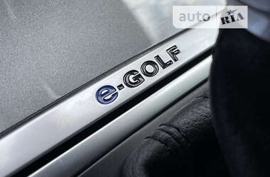 Хетчбек Volkswagen e-Golf 2015 в Києві