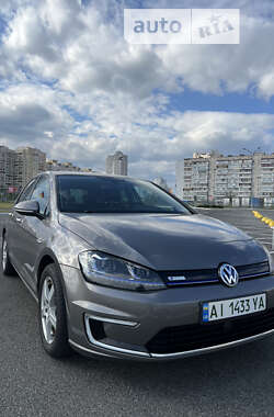 Хэтчбек Volkswagen e-Golf 2015 в Киеве