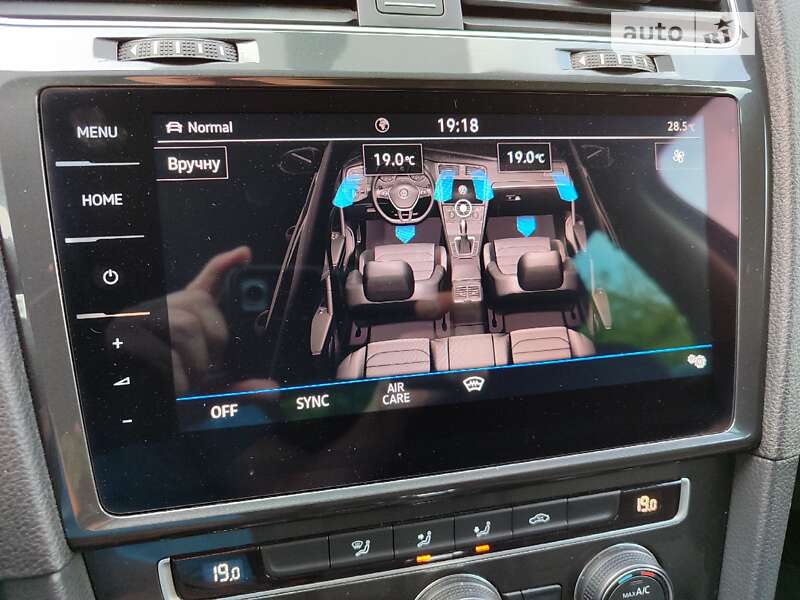 Хэтчбек Volkswagen e-Golf 2017 в Мукачево