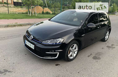 Хэтчбек Volkswagen e-Golf 2015 в Могилев-Подольске