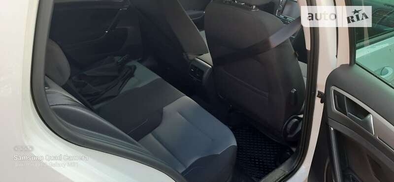 Хэтчбек Volkswagen e-Golf 2014 в Ровно