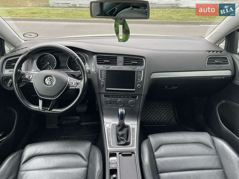 Хэтчбек Volkswagen e-Golf 2014 в Виннице