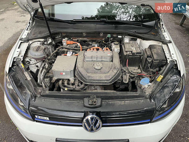 Хэтчбек Volkswagen e-Golf 2014 в Виннице