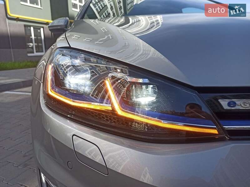 Хэтчбек Volkswagen e-Golf 2017 в Черновцах