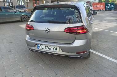 Хэтчбек Volkswagen e-Golf 2017 в 