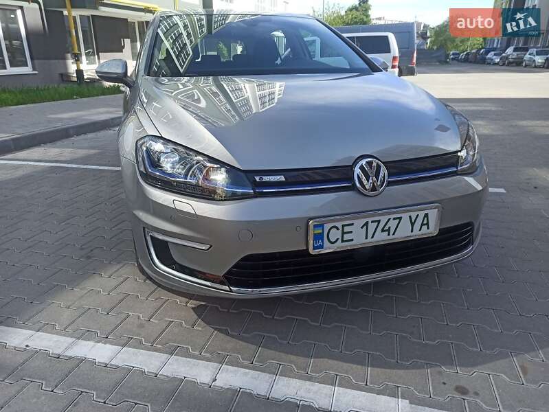 Хэтчбек Volkswagen e-Golf 2017 в Черновцах