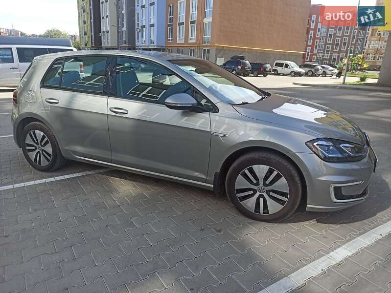 Хэтчбек Volkswagen e-Golf 2017 в Черновцах