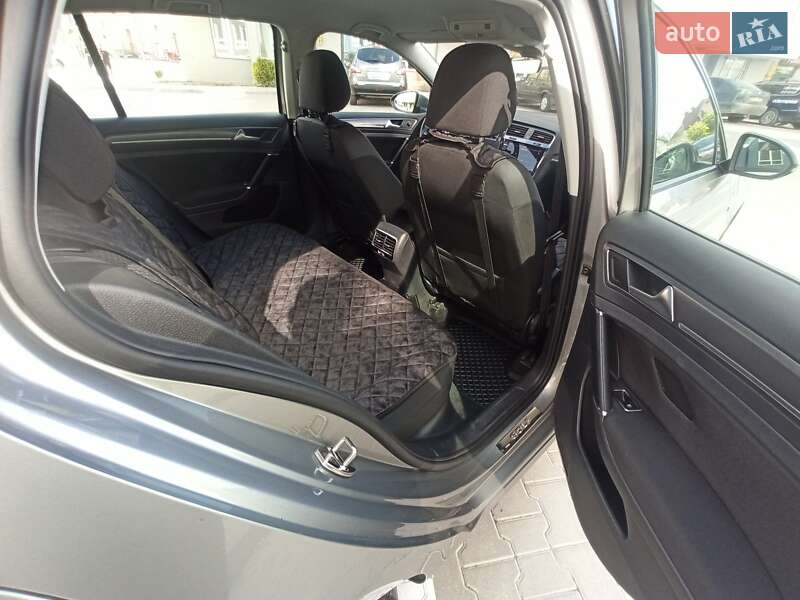 Хэтчбек Volkswagen e-Golf 2017 в Черновцах