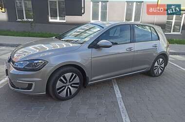 Хэтчбек Volkswagen e-Golf 2017 в 