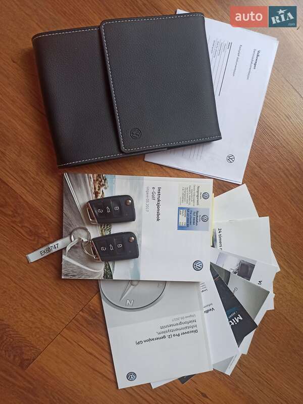 Хэтчбек Volkswagen e-Golf 2017 в Черновцах