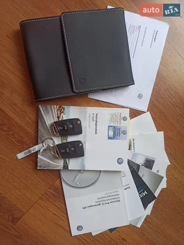 Хэтчбек Volkswagen e-Golf 2017 в Черновцах документ