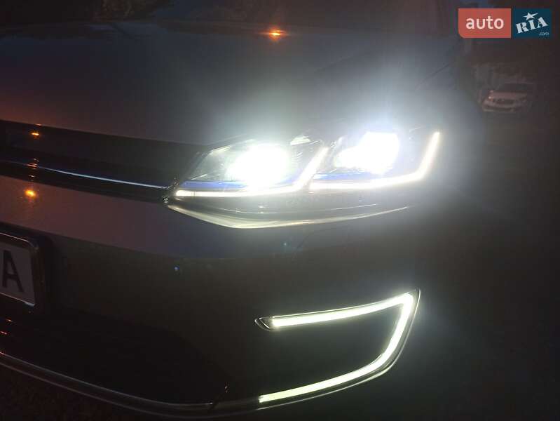 Хэтчбек Volkswagen e-Golf 2017 в Черновцах