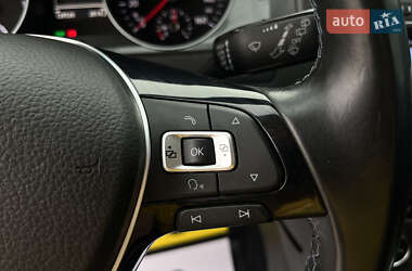 Хэтчбек Volkswagen e-Golf 2015 в 