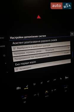 Хэтчбек Volkswagen e-Golf 2017 в 