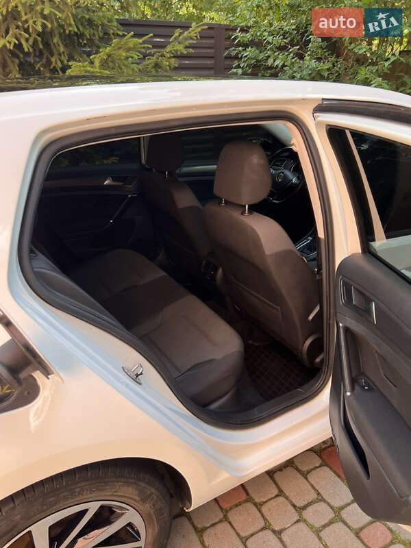 Хэтчбек Volkswagen e-Golf 2017 в Львове