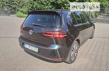 Хэтчбек Volkswagen e-Golf 2015 в 