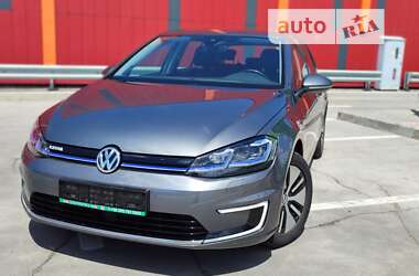 Хэтчбек Volkswagen e-Golf 2018 в Киеве