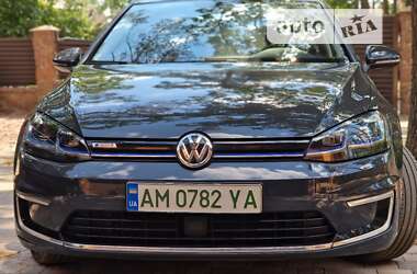 Хетчбек Volkswagen e-Golf 2017 в Ірпені