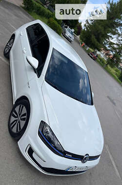 Хэтчбек Volkswagen e-Golf 2014 в Ужгороде