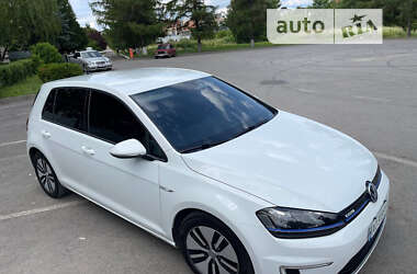 Хэтчбек Volkswagen e-Golf 2014 в Ужгороде