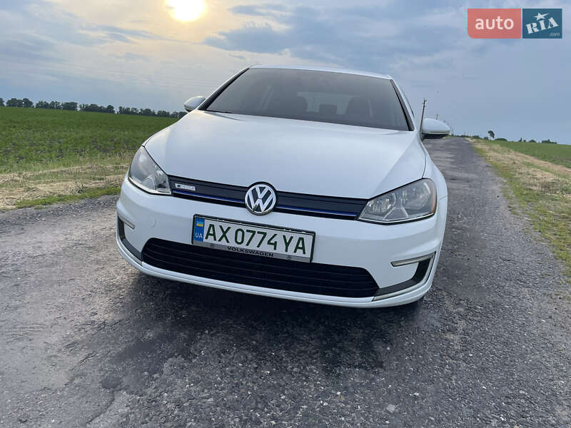 Volkswagen e-Golf 2015