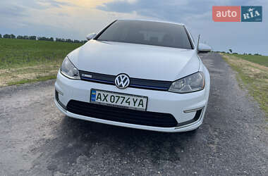 Хэтчбек Volkswagen e-Golf 2015 в 